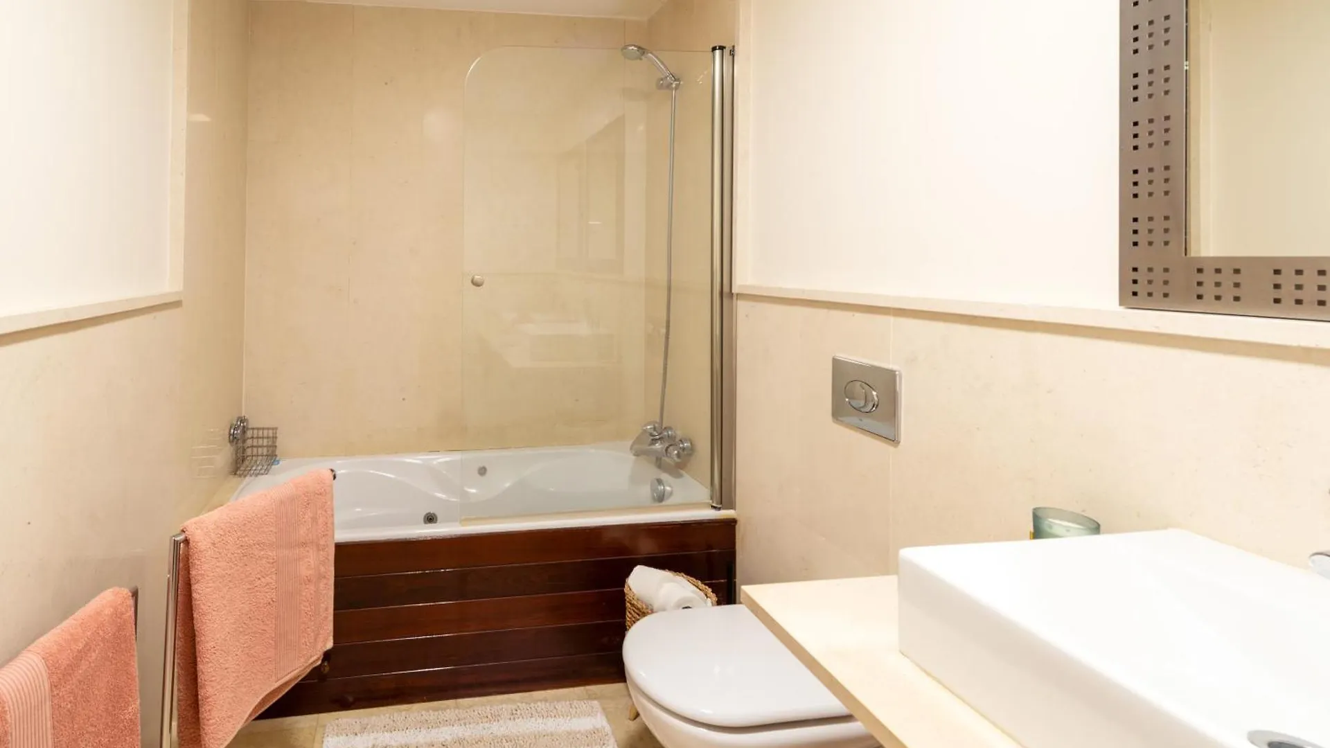 אסטפונה Elegant Getaway Near Villa Padierna Marbella Lux 0*,