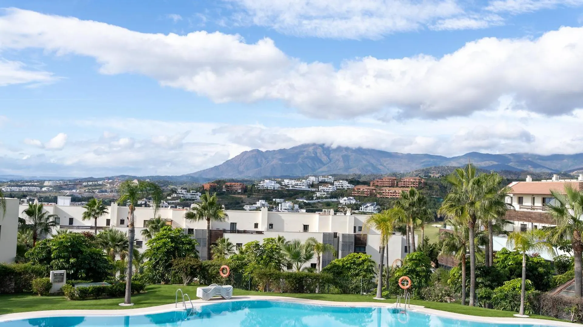 דירה אסטפונה Elegant Getaway Near Villa Padierna Marbella Lux ספרד