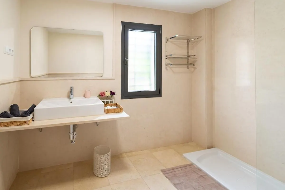 אסטפונה Elegant Getaway Near Villa Padierna Marbella Lux דירה