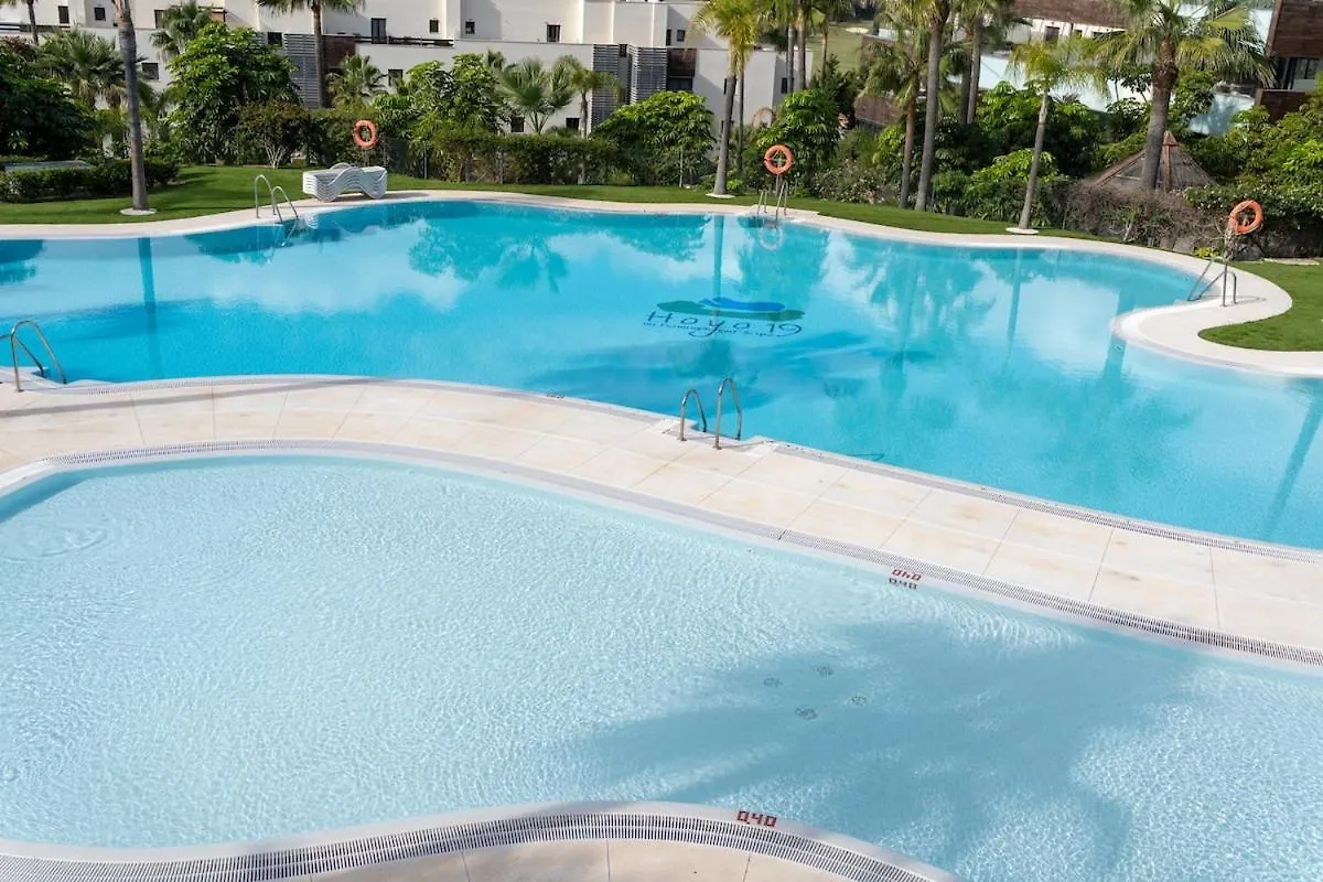 אסטפונה Elegant Getaway Near Villa Padierna Marbella Lux 0*,  ספרד