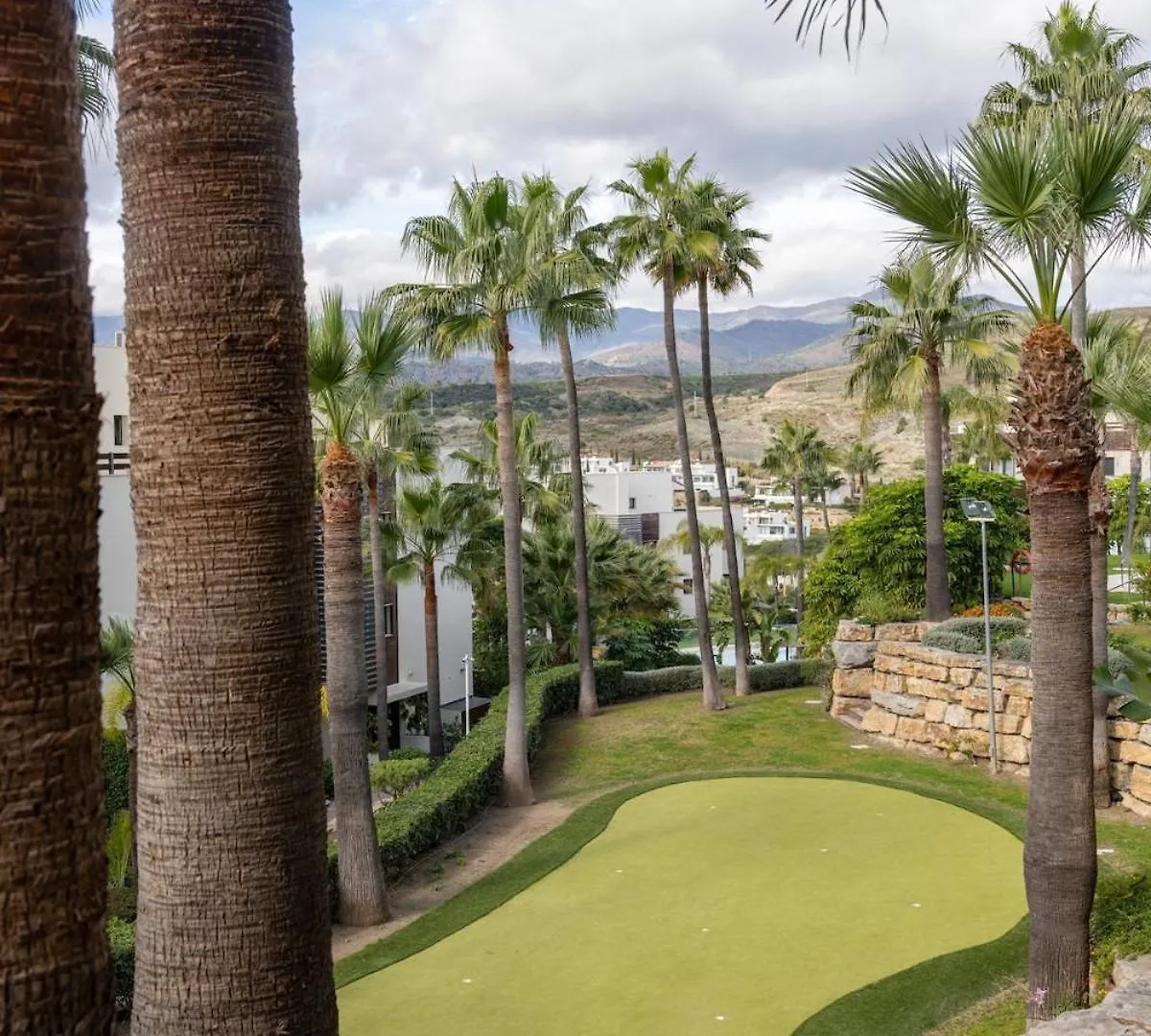 דירה אסטפונה Elegant Getaway Near Villa Padierna Marbella Lux ספרד