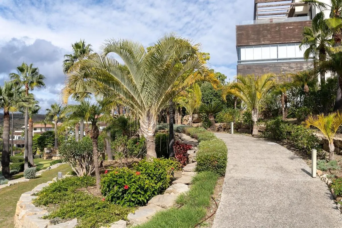 אסטפונה Elegant Getaway Near Villa Padierna Marbella Lux דירה