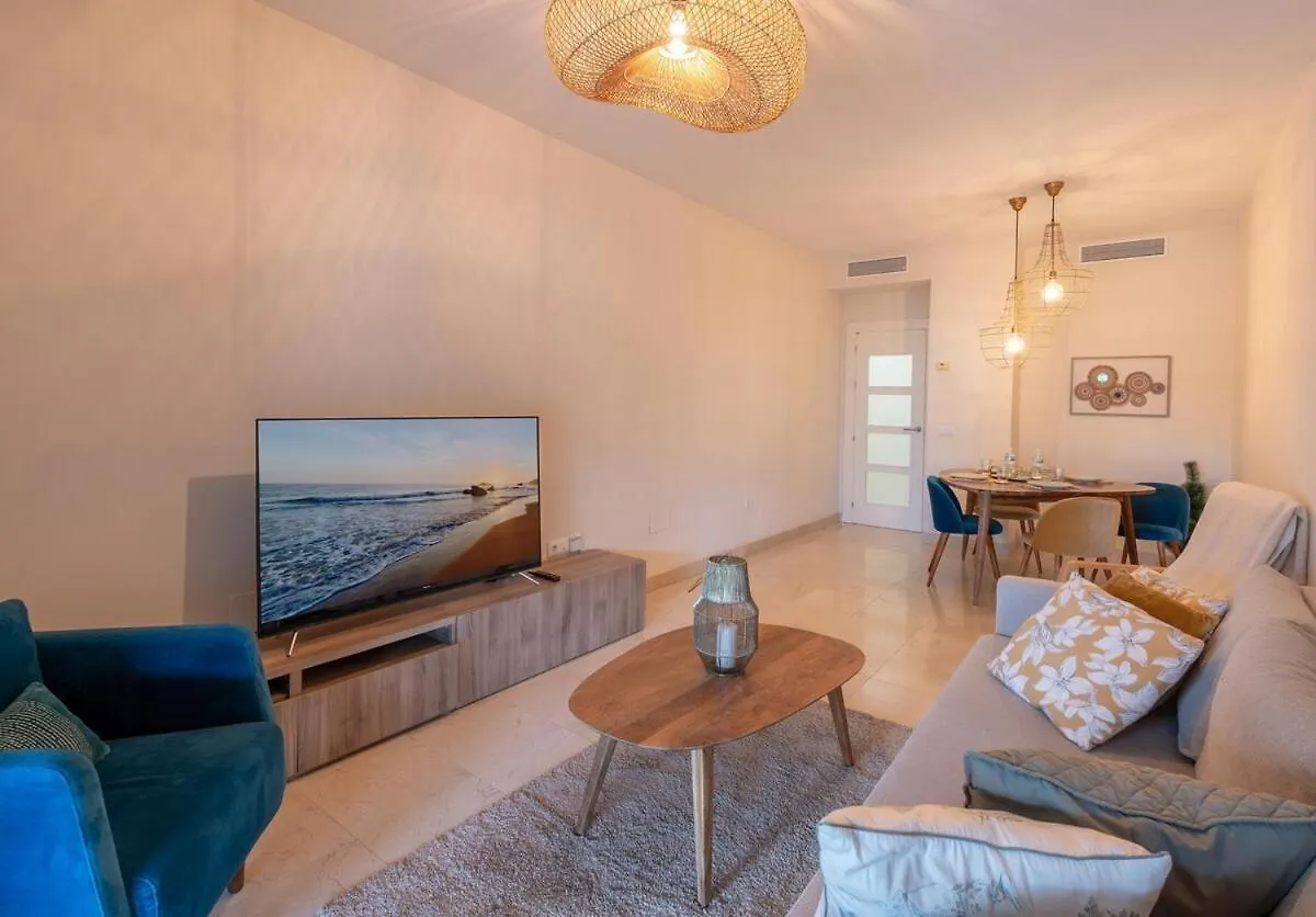 אסטפונה Elegant Getaway Near Villa Padierna Marbella Lux דירה